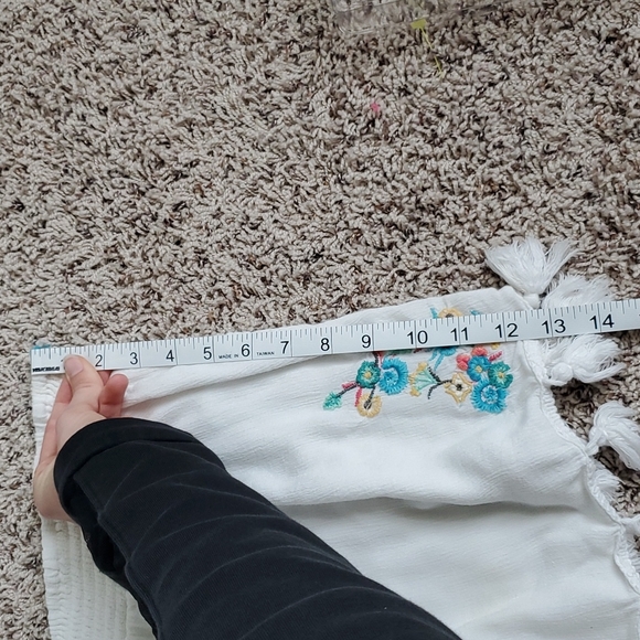 Raga Bohemian Ashlyn Tassel Shorts in Women's Size Medium - Picture 11 of 15